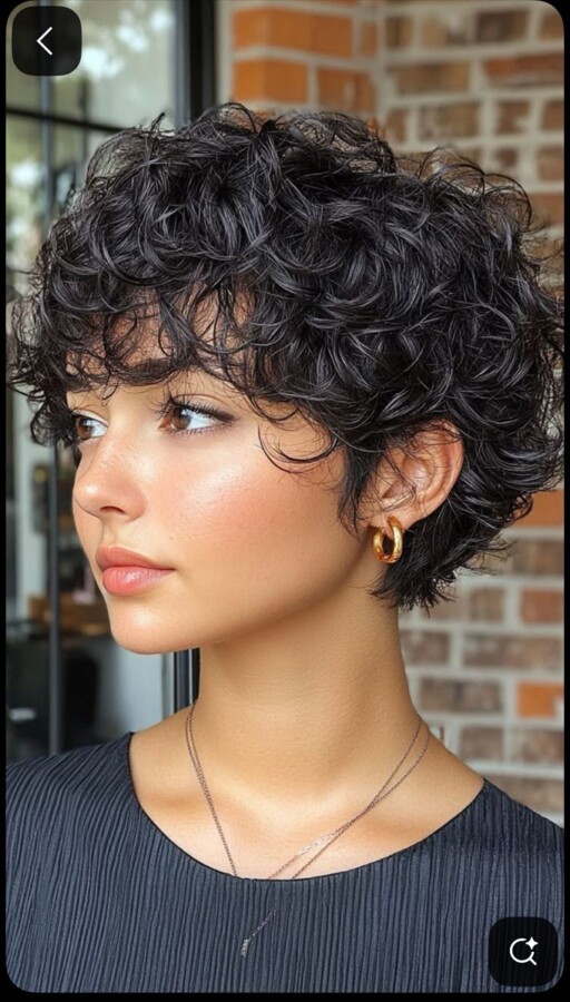 Carré bouclé court femme