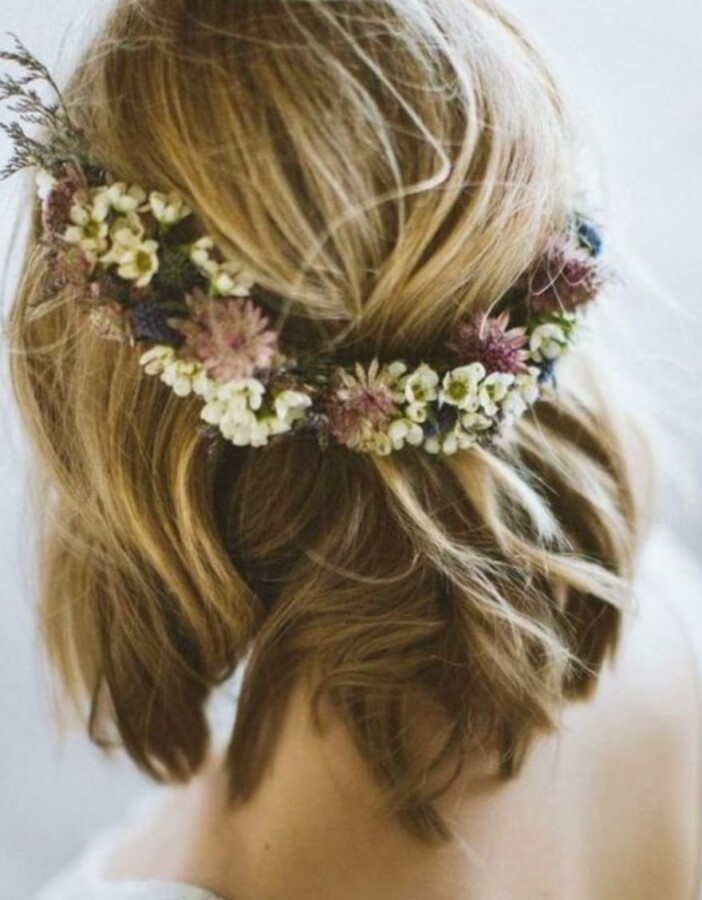 Couronne de fleurs cheveux courts